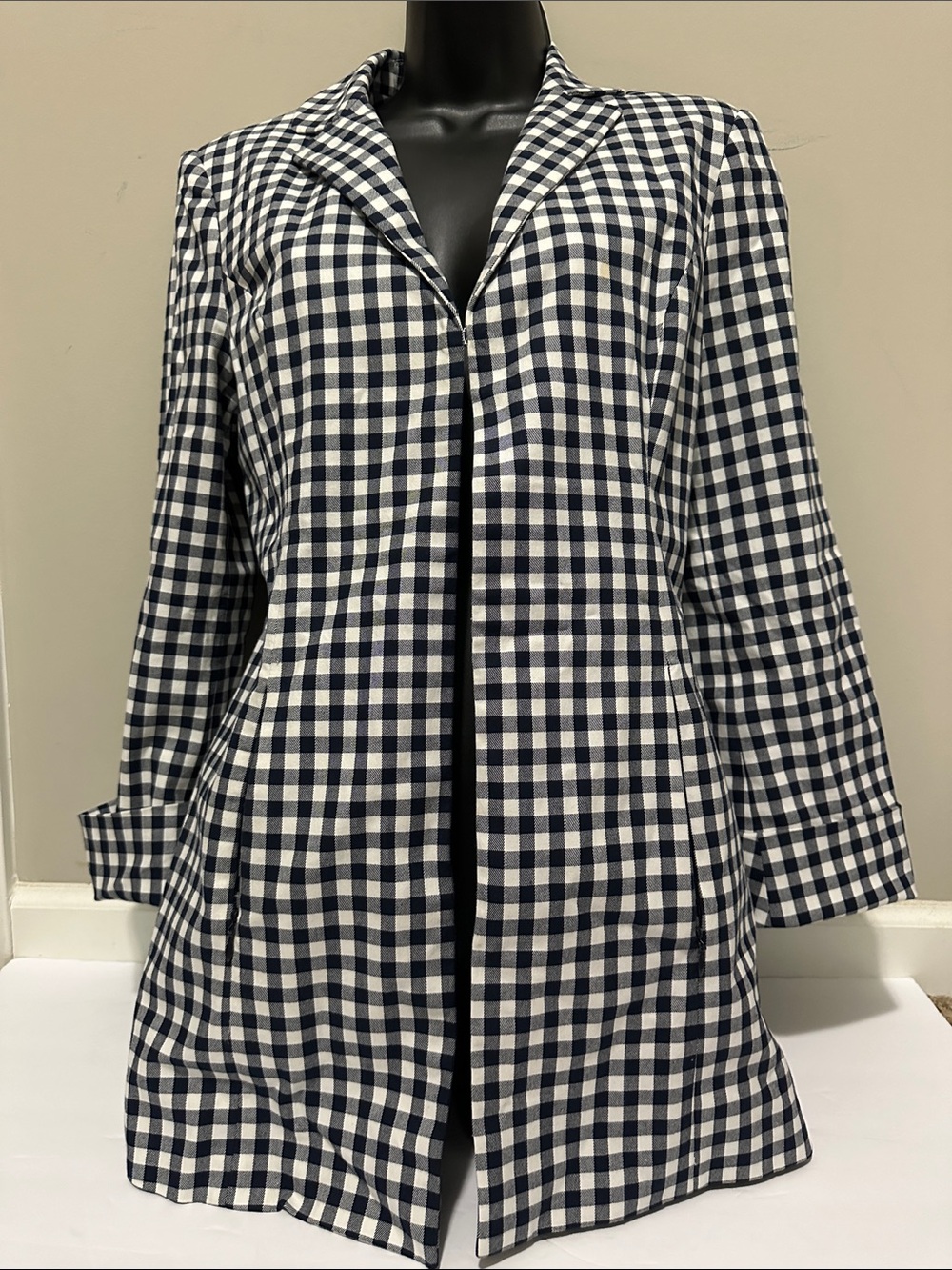 Tyler Boe Gingham Open Front Coatigan in Navy and White size 6